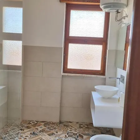 Apartman Oikos *